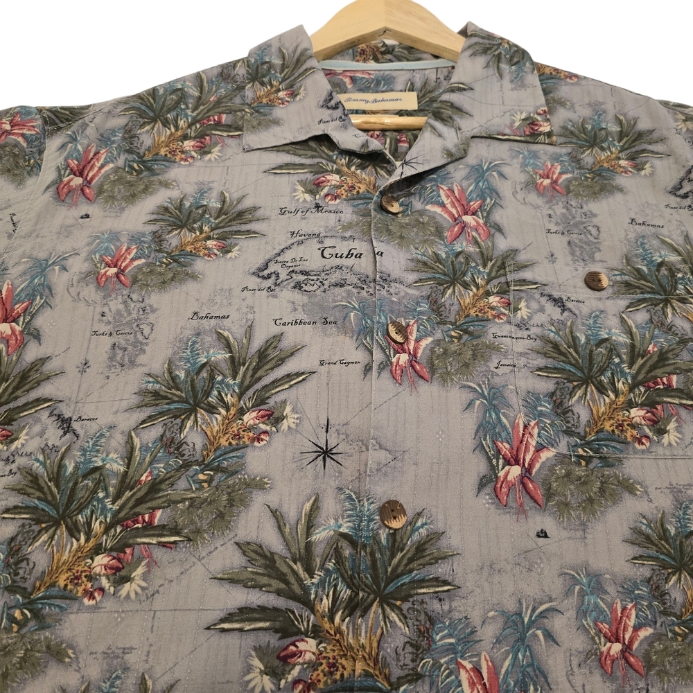 Tommy Bahama Silk Hawaiian Shirt, Floral Gray Caribbean Island Map, Mens Size XL - Picture 5 of 11